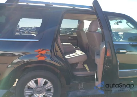 2014 Lincoln Navigator из США, поврежденный, VIN 5LMJJ2J53EEL06166